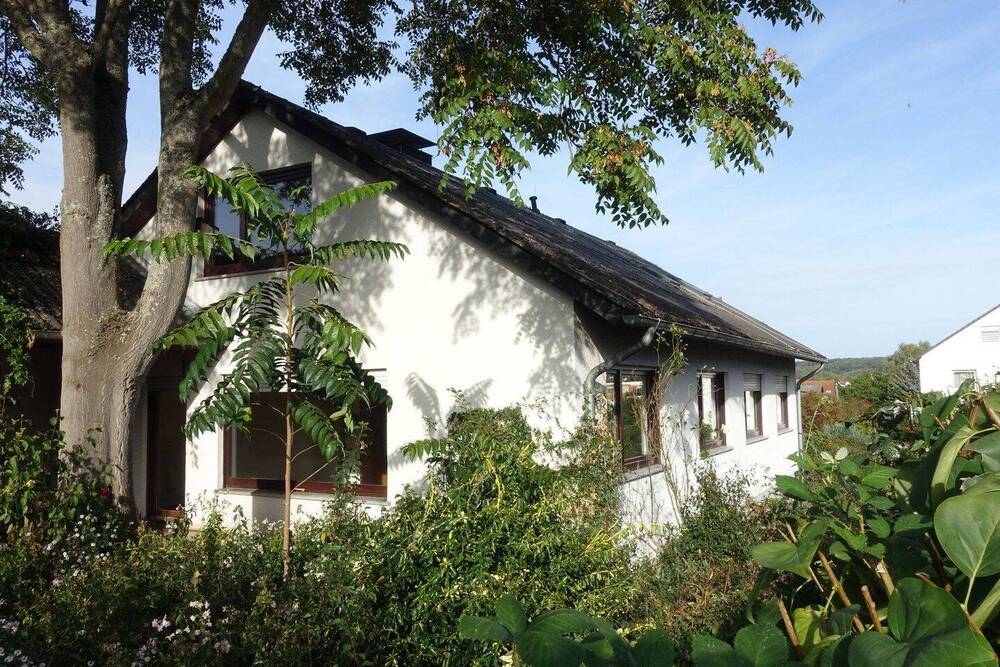 Thumbnail-Einfamilienhaus mit Einliegerwohnung (eigener Eingang) ca. 250 m² Wohnfläche