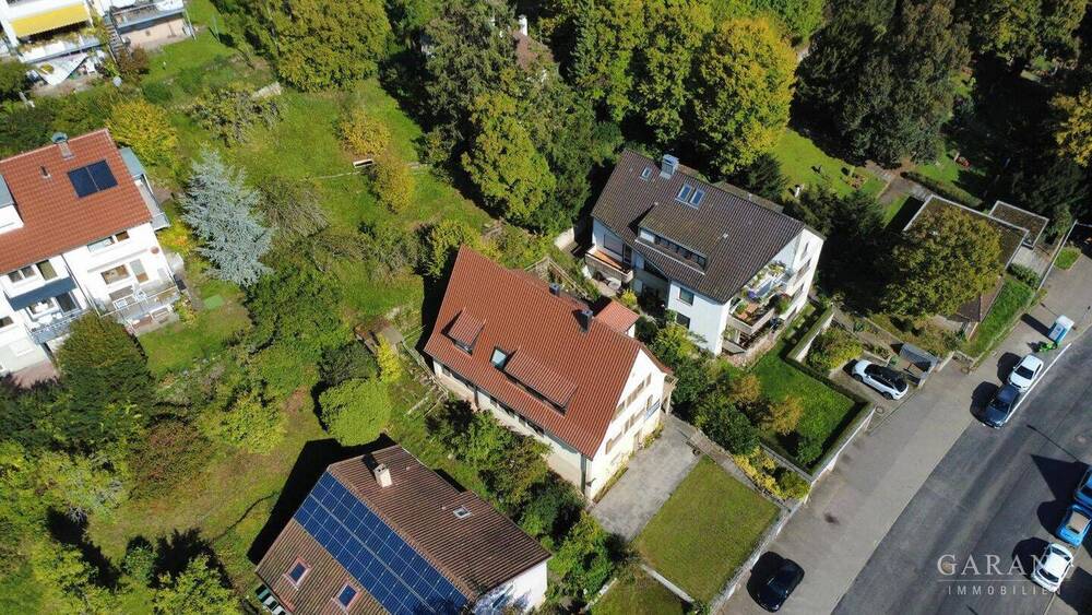 Thumbnail-Zweifamilienhaus mit zusätzlichem Baugrundstück in Stuttgart-Rohracker!