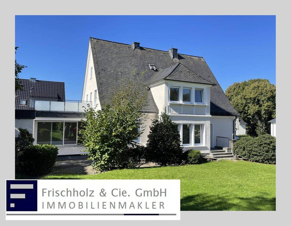 Thumbnail-Hochwertig sanierte 4-Zimmer Wohnung mit Dachterrasse in bester Lage in Olpe zu vermieten!