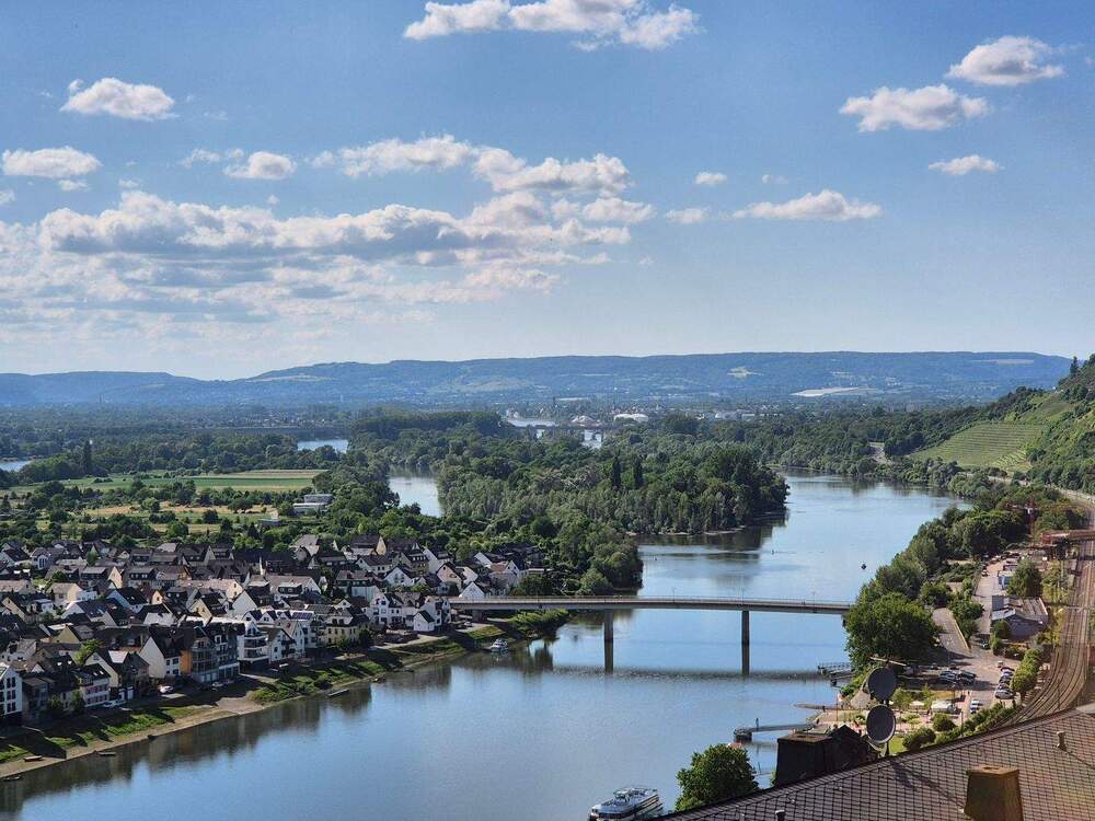 Thumbnail-Haus mit Einliegerwohnung in Traumlage … diesen gigantischen Rheinblick gibt es gratis dazu