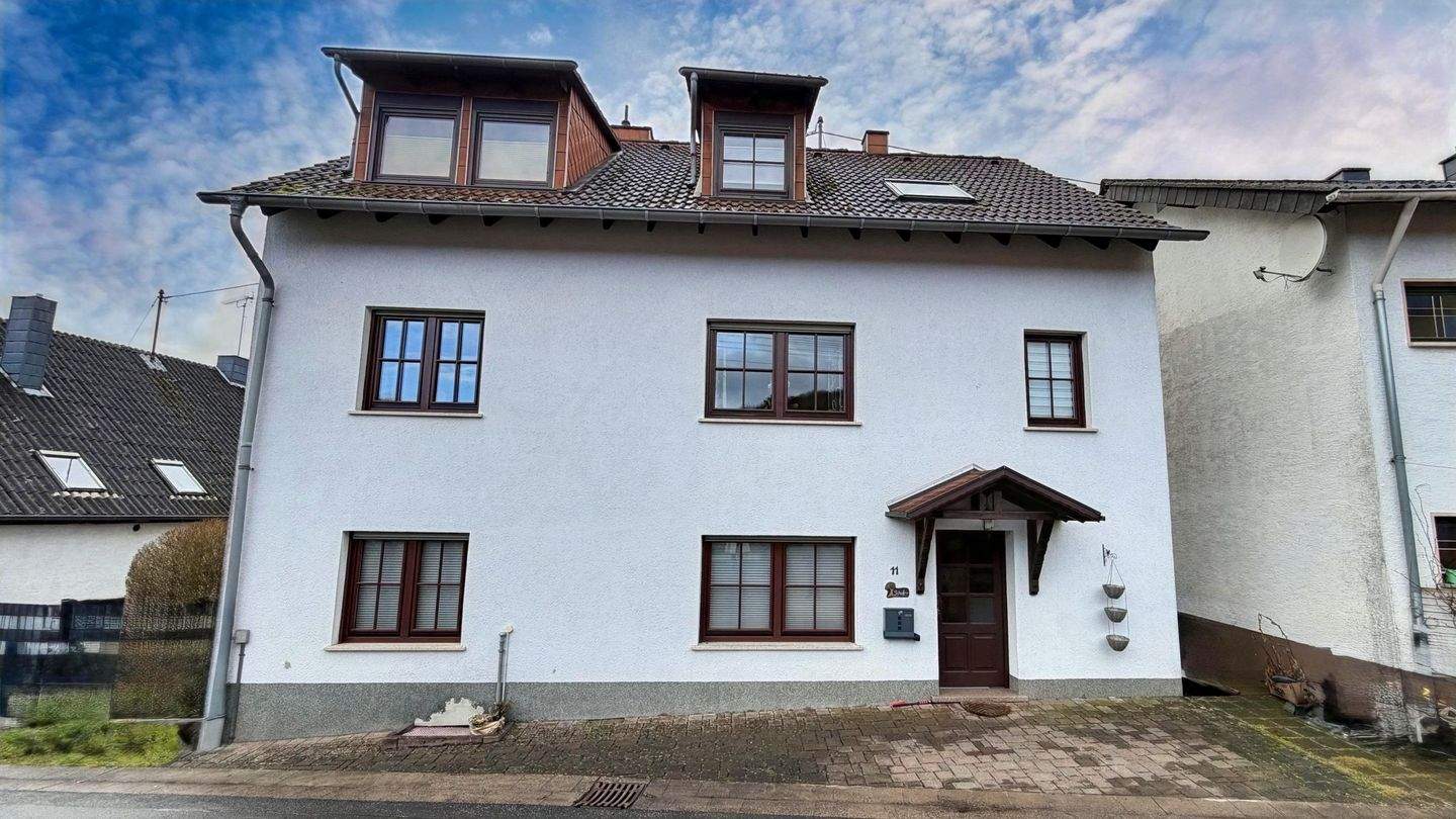 Thumbnail-Freistehendes Ein- bis Zweifamilienhaus mit Garten in Nohfelden-Walhausen