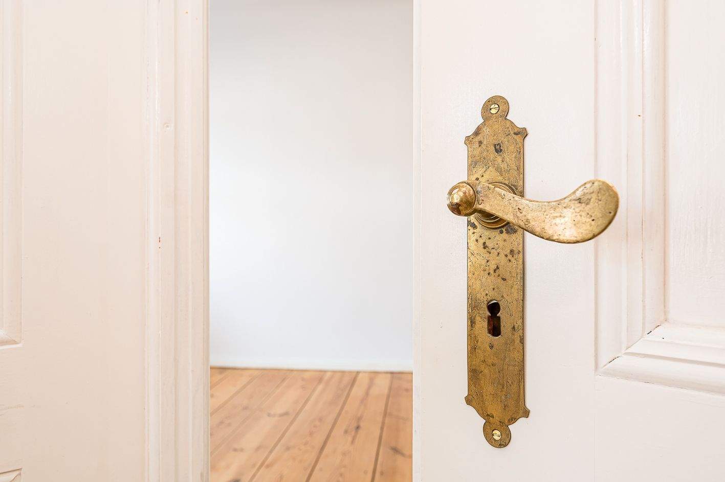 Thumbnail-Ein Stück Kiezgeschichte. Vermietete Altbauwohnung zum Kauf