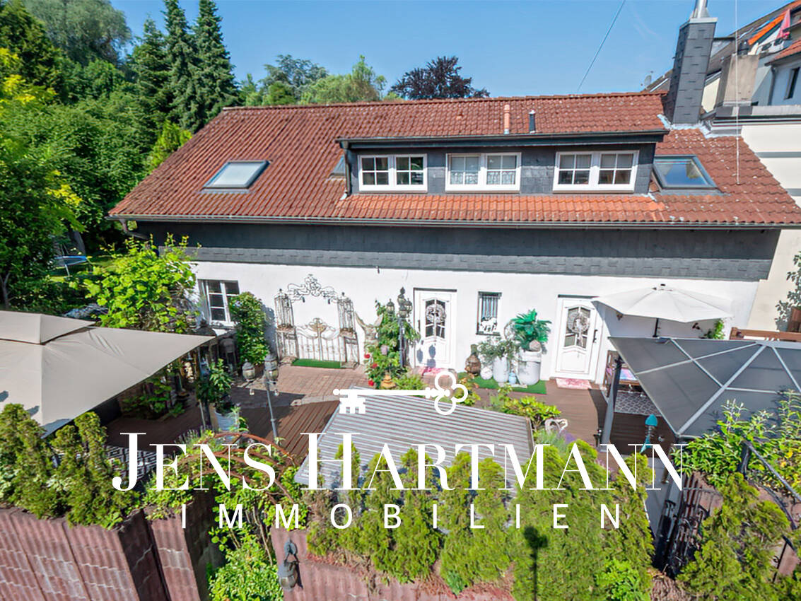 Thumbnail-Essen-Frintrop: Ein-Zweifamilienhaus in zweiter Reihe - ruhig, privat und modern