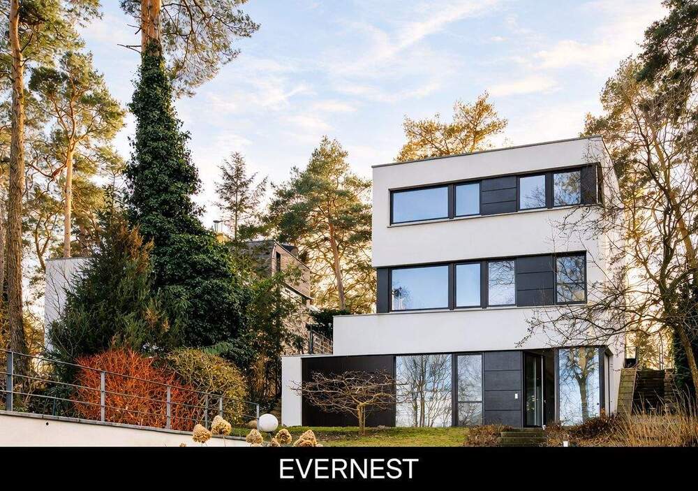 Thumbnail-Promenade location with lake view in Potsdam makes hearts beat faster