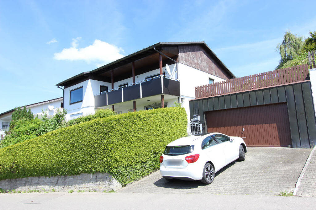 Thumbnail-Großes Einfamilienhaus mit Einliegerwohnung und tollem Grundstück
