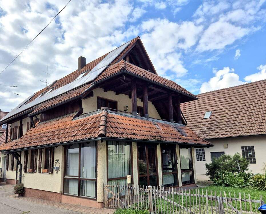 Thumbnail-Historie trifft Gemütlichkeit: Zweifamilienhaus mit liebevollen Details und Garten in Esslingen-Mettingen