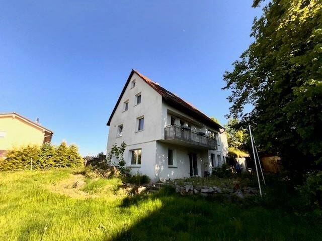 Thumbnail-Sehr ruhig gelegenes 1-2 Familienhaus mit Ausblick. Großer Garten. Alter Baumbestand . Sofort Frei!!