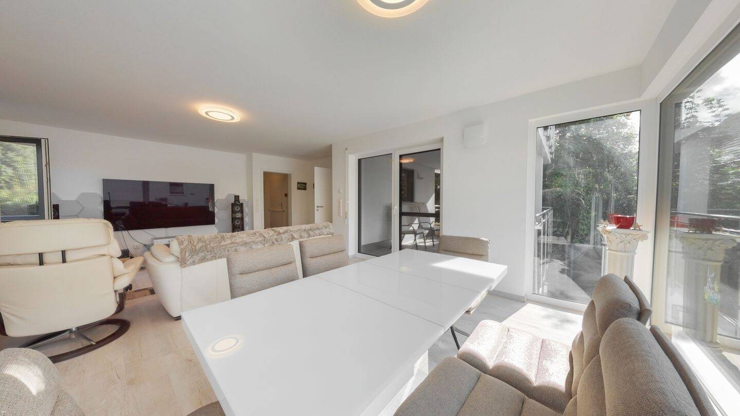 Thumbnail-Mehr Platz für mehr Leben - neuwertige 5-Zimmer-Wohnung mit Balkon & Doppelgarage