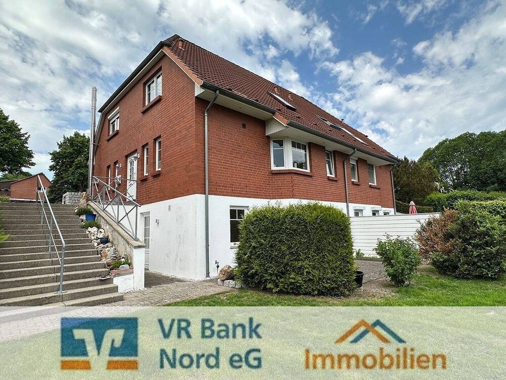 Thumbnail-Großzügige Doppelhaushälfte mit Einliegerwohnung