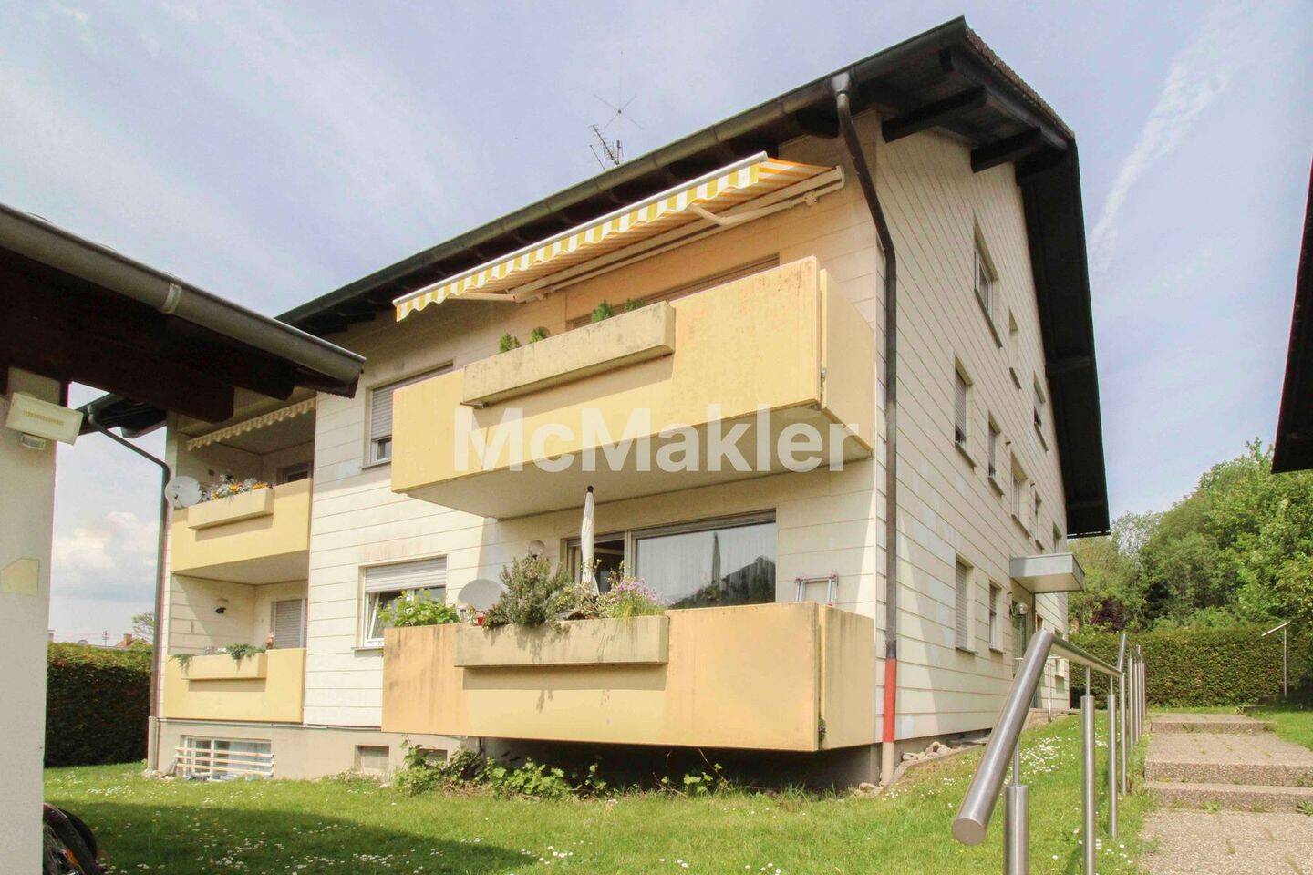Thumbnail-Vermietete 2-Zimmer-Wohnung mit Balkon, Stellplatz und Blick ins Grüne in BAD-Haueneberstein