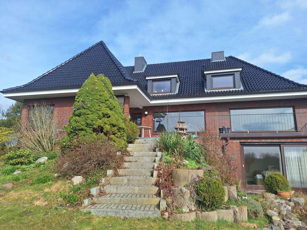 Thumbnail-Attraktive EG Wohnung im 2 Familienhaus in Neritz