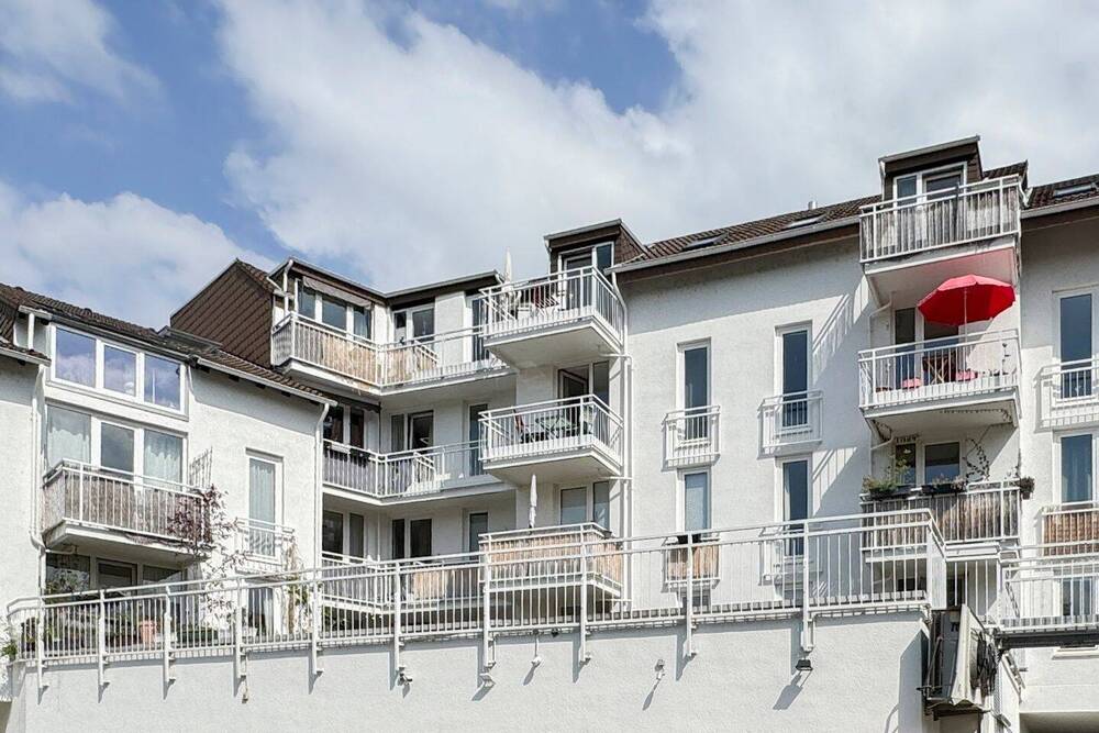 Thumbnail-Bezugsfreie, helle 2-Zi.-Wohnung mit 2 Balkonen und Stellplatz in Rhein- und Zentrumsnähe in Bonn