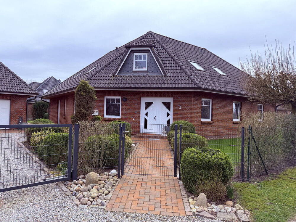 Thumbnail-Provisionsfrei: 241 m² EFH mit Wärmepumpe, großem Grundstück und Doppelgarage