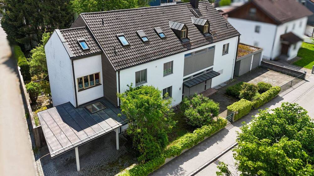 Thumbnail-Großzügiges Dreifamilienhaus mit großem Garten und vermieteter Einheit