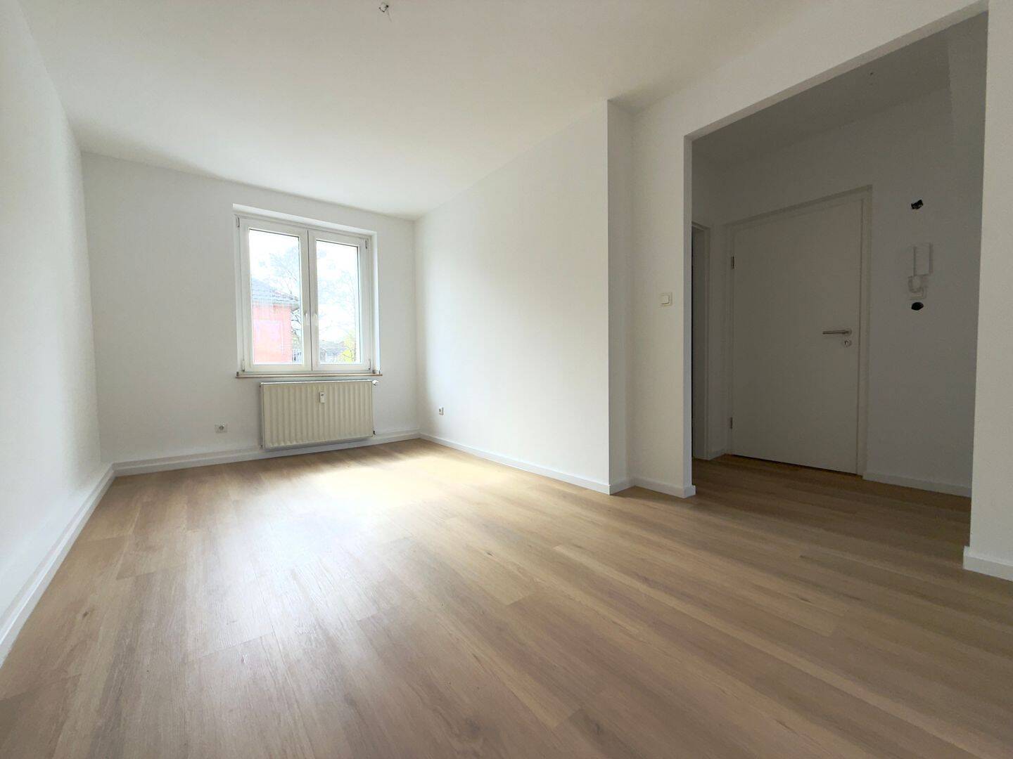 Thumbnail-Wohnen am Westpark - Kernsanierte 2-Zimmer-Wohnung mit Balkon und Ausbaupotenzial