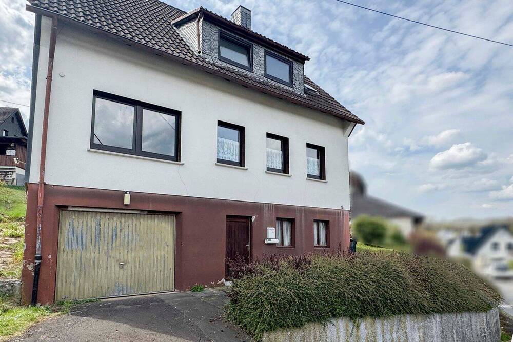Thumbnail-Sanierungsbedürftiges Einfamilienhaus mit Erbbaurecht in familienfreundlicher Lage von Morsbach