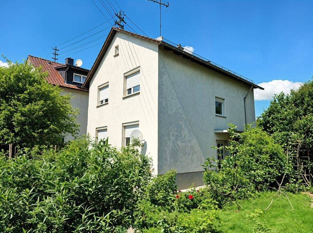 Seitenansicht Garten (KI)