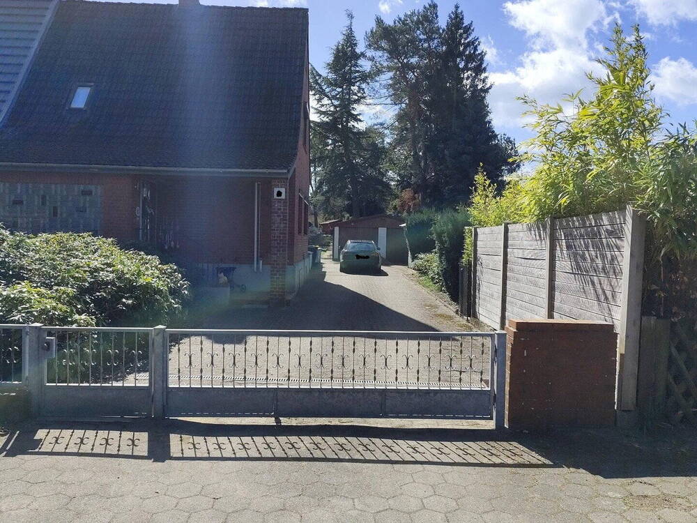 Thumbnail-Doppelhaushälfte mit schönem und großem Garten in ruhiger Lage