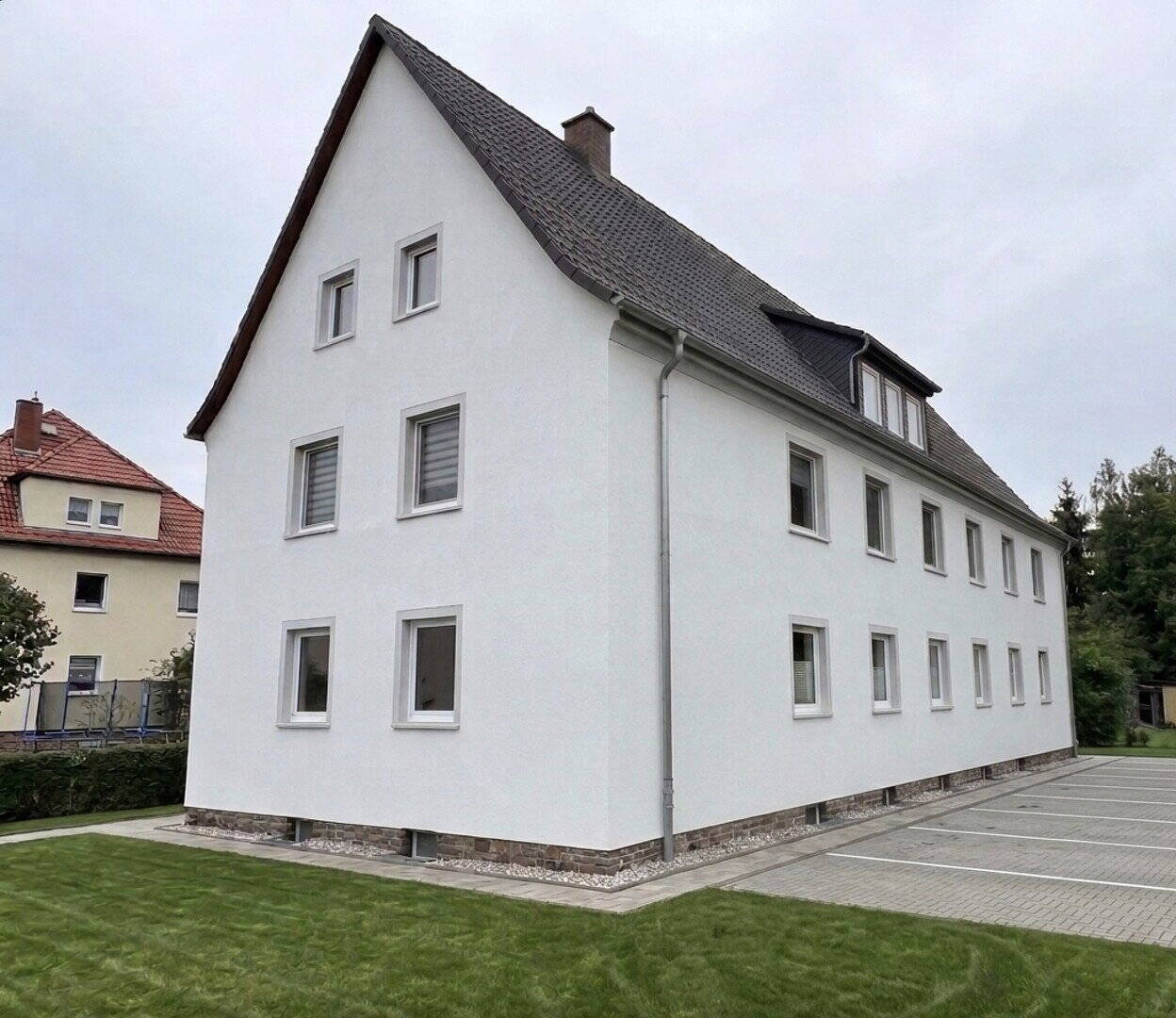 Thumbnail-Frisch renoviert: helle 4,5-Zimmer-Wohnung in Lobstädt mit Garten