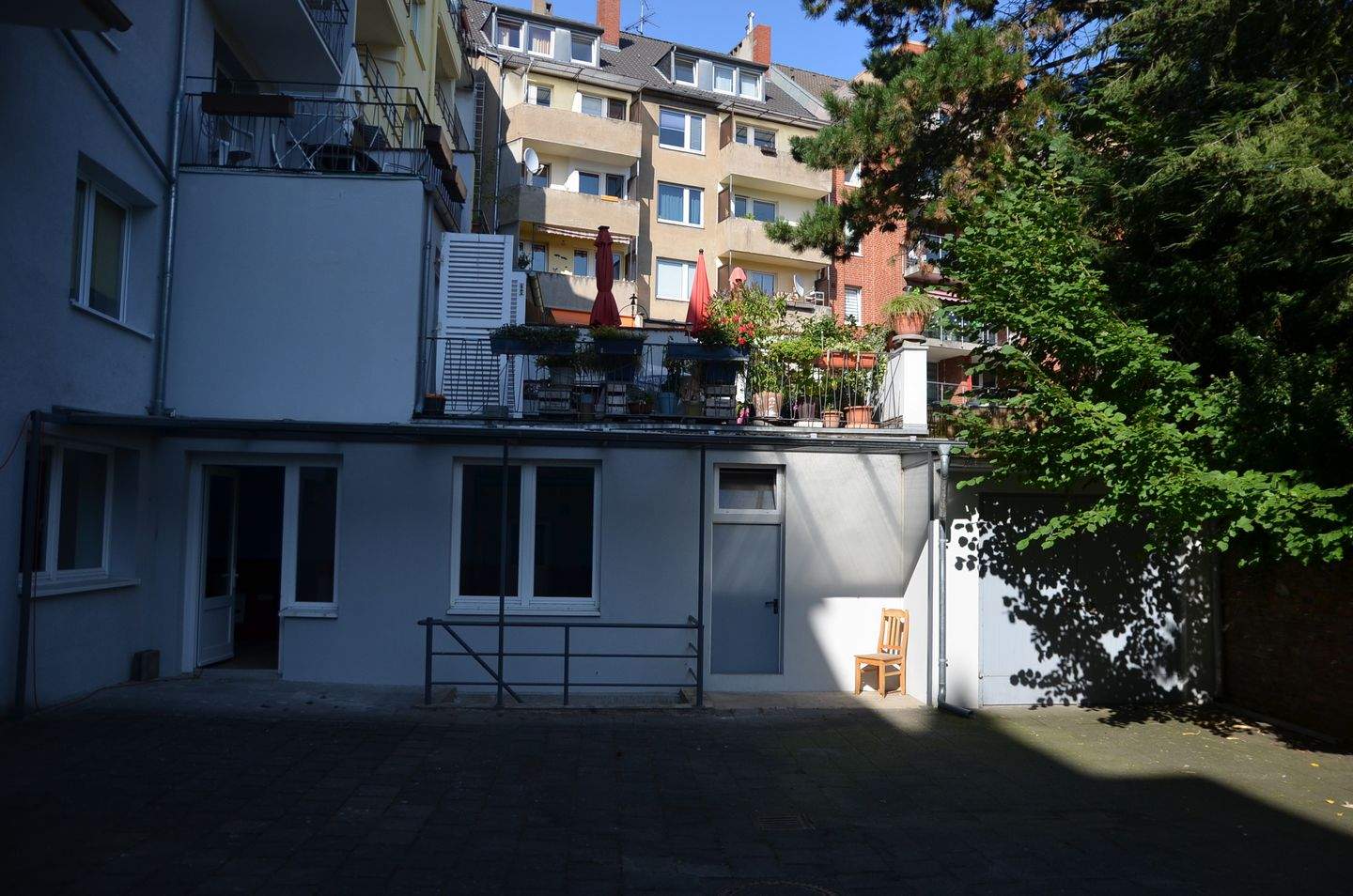 Thumbnail-Hinterhof Geschäftsräume als Büro, Atelier oder Yogaraum zu vermieten!