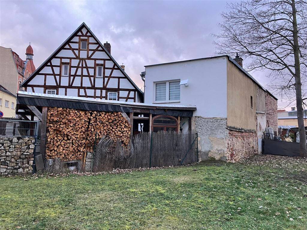 Thumbnail-Vermietetes Einfamilienhaus in städtischer Lage!