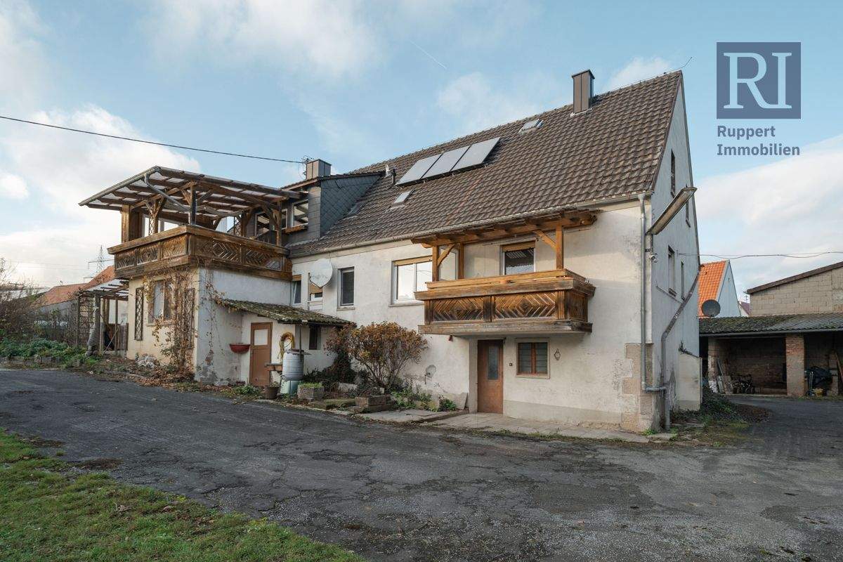 Thumbnail-Zweifamilienhaus mit Nebengebäuden in Limbachshof