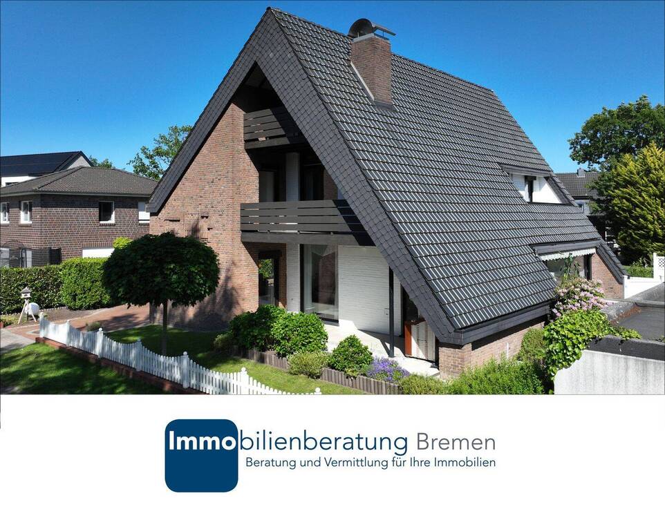 Thumbnail-Großzügiges Einfamilienhaus mit Garage und Carport