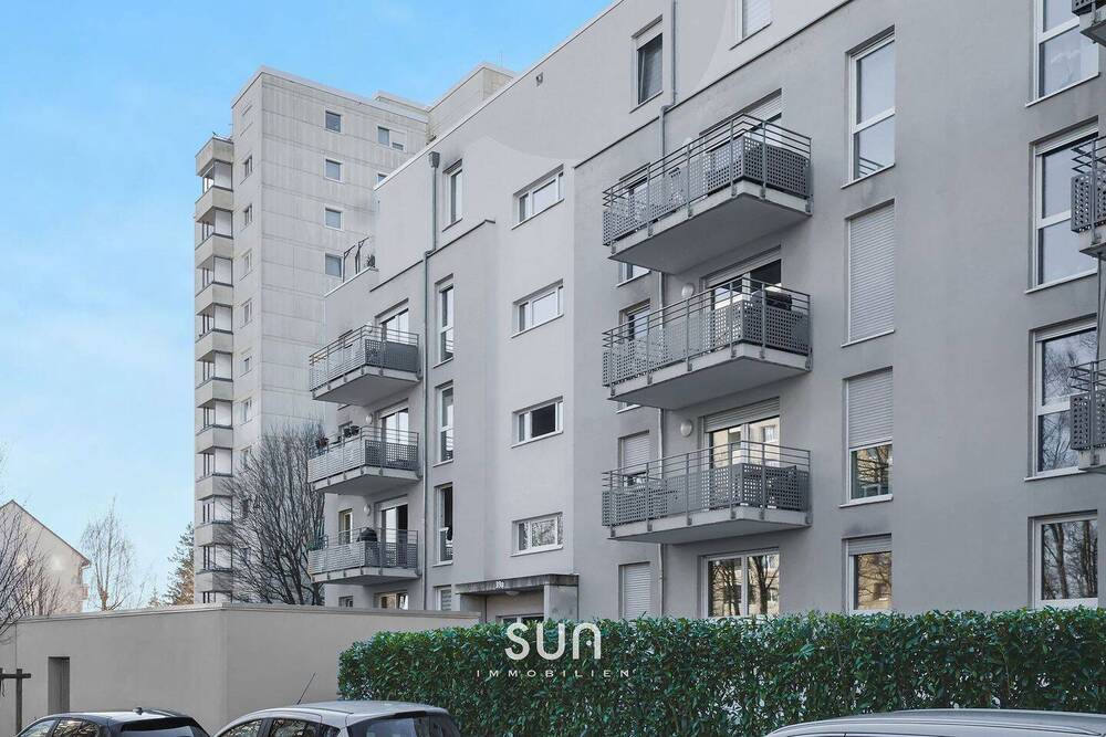 Thumbnail-**Lichtdurchflutet mit Sonnenbalkon** Hochwertige 2 Zi. Wohnung mit Einbauküche und Fußbodenheizung