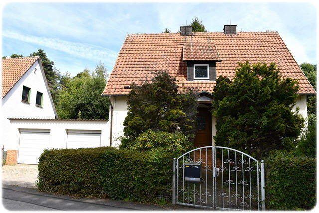 Thumbnail-RESERVIERT! Freistehendes, sanierungsbedürftiges Einfamilienhaus mit Doppelgarage und Gartenhaus in idyllischer Lage!