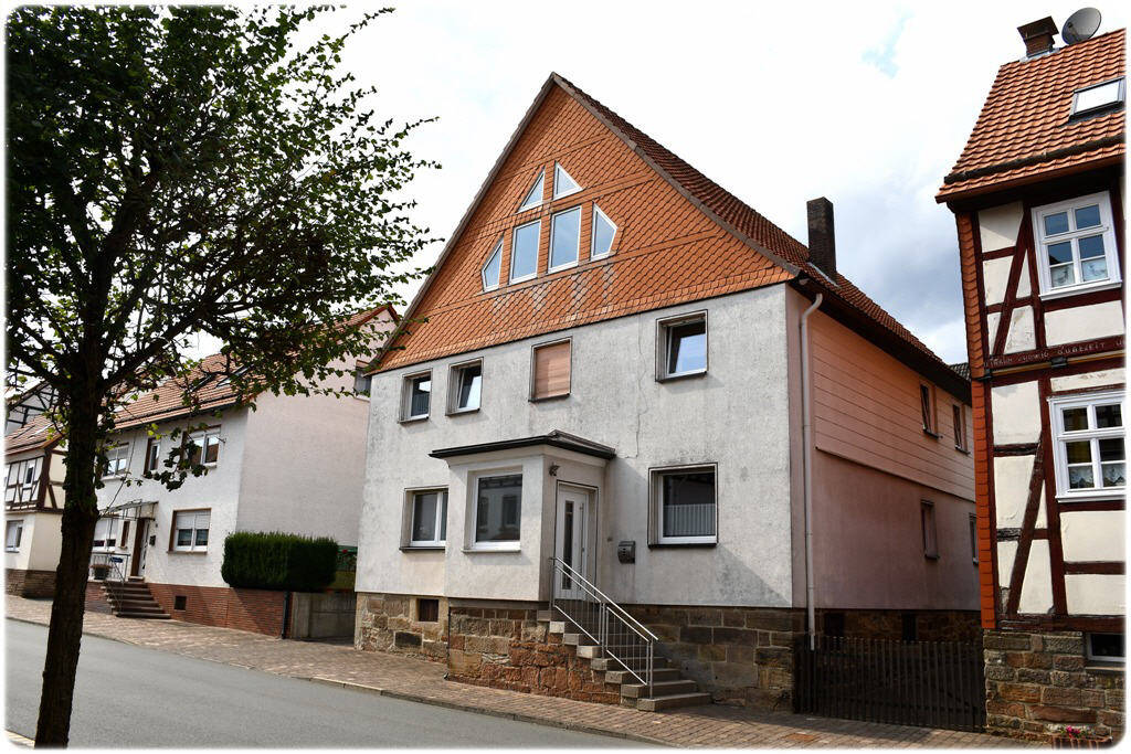 Thumbnail-Gepflegtes Wohnhaus mit Nebengebäude - viel Platz für Wohnen, Arbeiten und Freizeit!