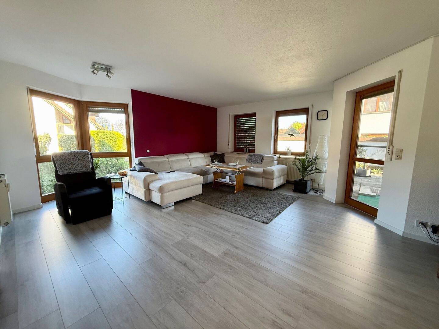 Thumbnail-Helle 3,5-Zimmer-Wohnung mit Südterrasse & Garten in Singen-Bohlingen