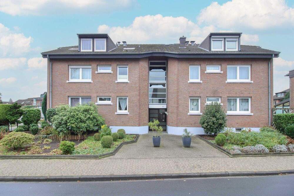 Thumbnail-Charmante 2-Zimmer-Wohnung mit großem Balkon und Garage