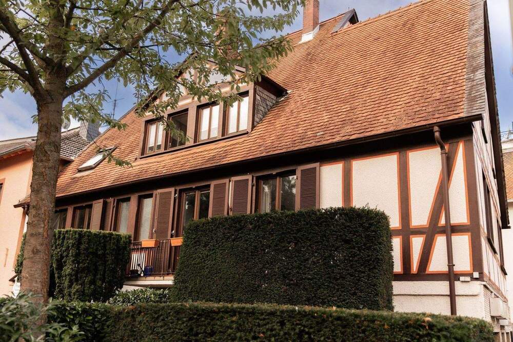 Thumbnail-Denkmalgeschütztes Fachwerkhaus mit Wohn- und Gewerbefläche in bester Lage von Bergen-Enkheim