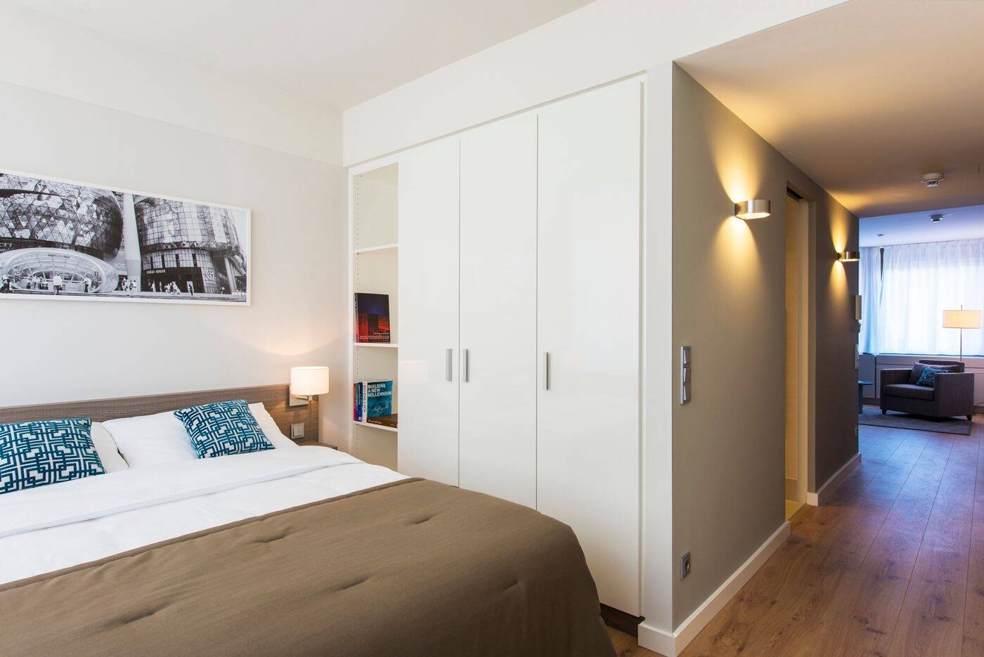 Thumbnail-Modern möblierte 2Zimmer-Wohnung mit Skylineblick, Innenstadtlage