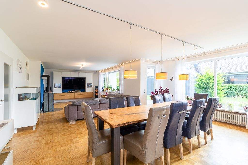 Thumbnail-Attraktives Einfamilienhaus mit großem Grundstück in ruhgier Lage - Meyernberg