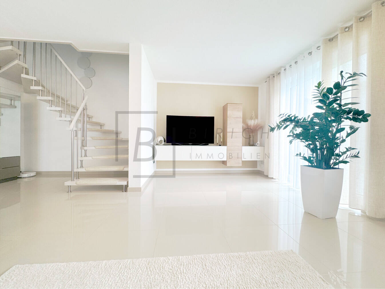 Thumbnail-Exklusives Familienhaus mit hochwertiger Ausstattung, moderner Technik und idyllischer Lage