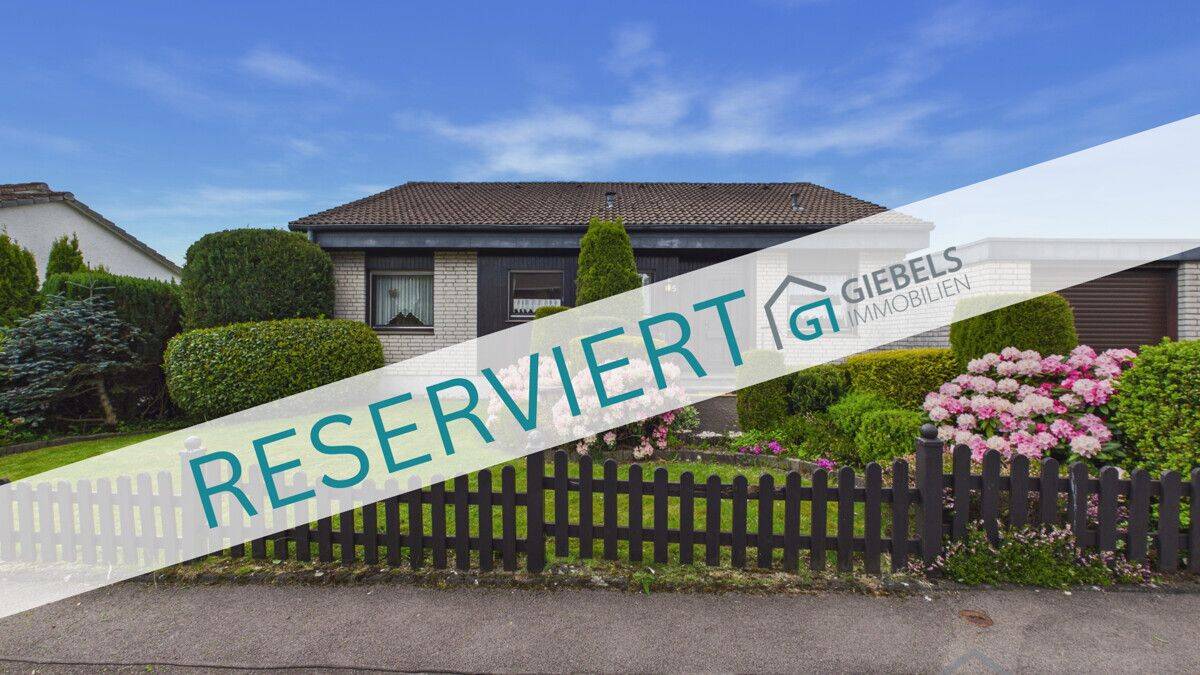 Thumbnail-**RESERVIERT**Einfamilienhaus mit großem Grundstück in gefragter Wohngegend