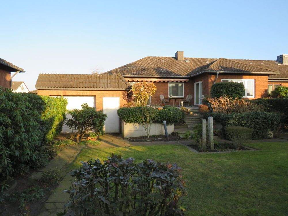 Thumbnail-Sehr gepflegte Doppelhaushälfte im Bungalowstil mit Hausgarage, Garage und schönem Garten in Osterwald O.E.