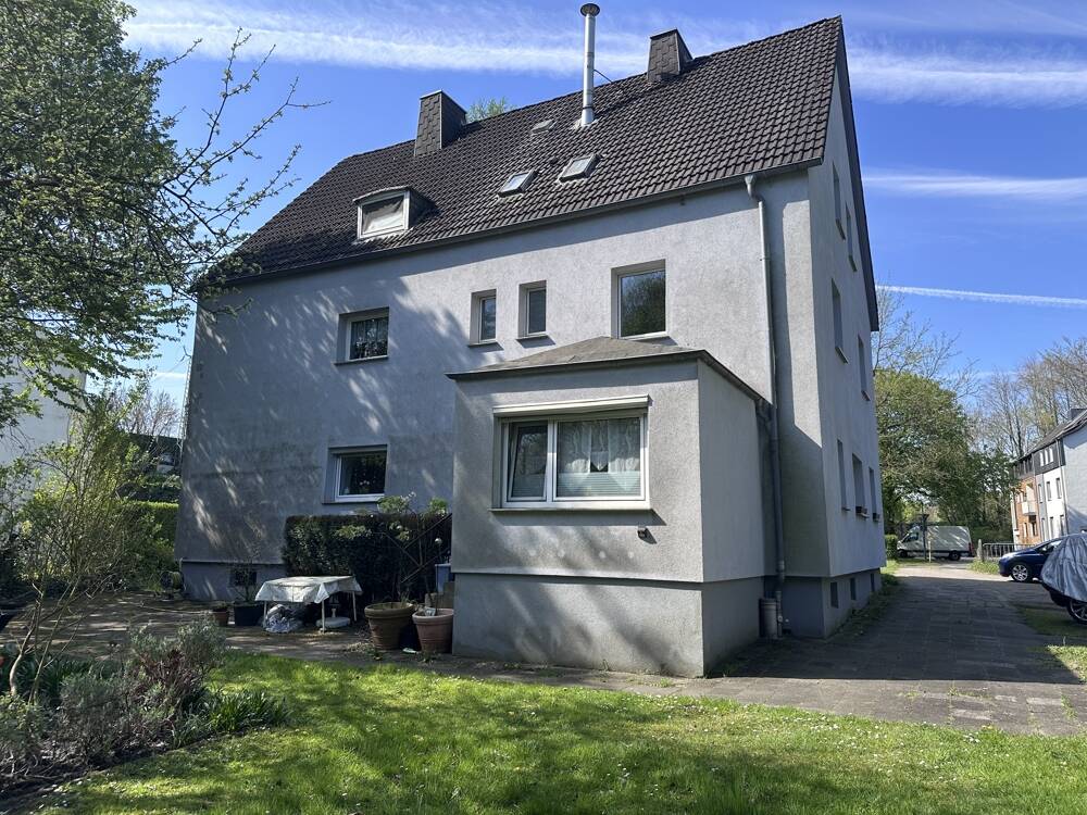 Thumbnail-Solides Mehrfamilienhaus mit großem Grundstück im Grünzug von Gelsenkirchen-Buer