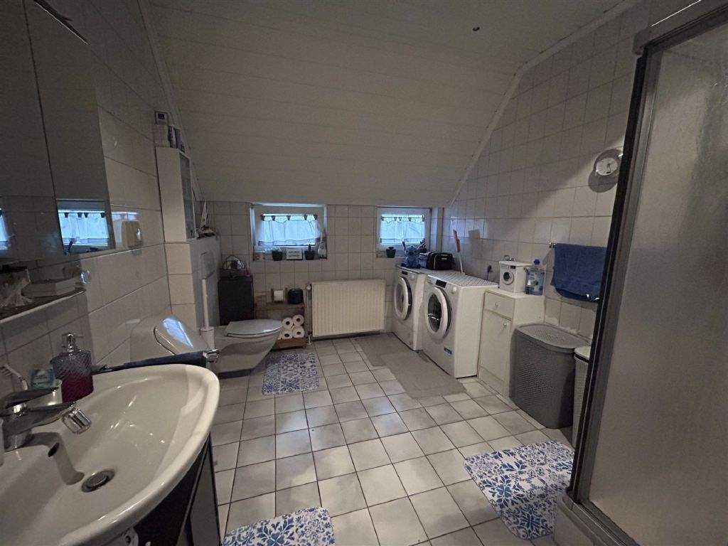 Thumbnail-Mehrgenerationenfamilienobjekt mit bis zu 3 Wohneinheiten