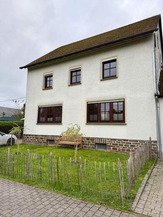 Thumbnail-Gepflegtes Einfamilienhaus in bester Lage von Arzfeld zu verkaufen!