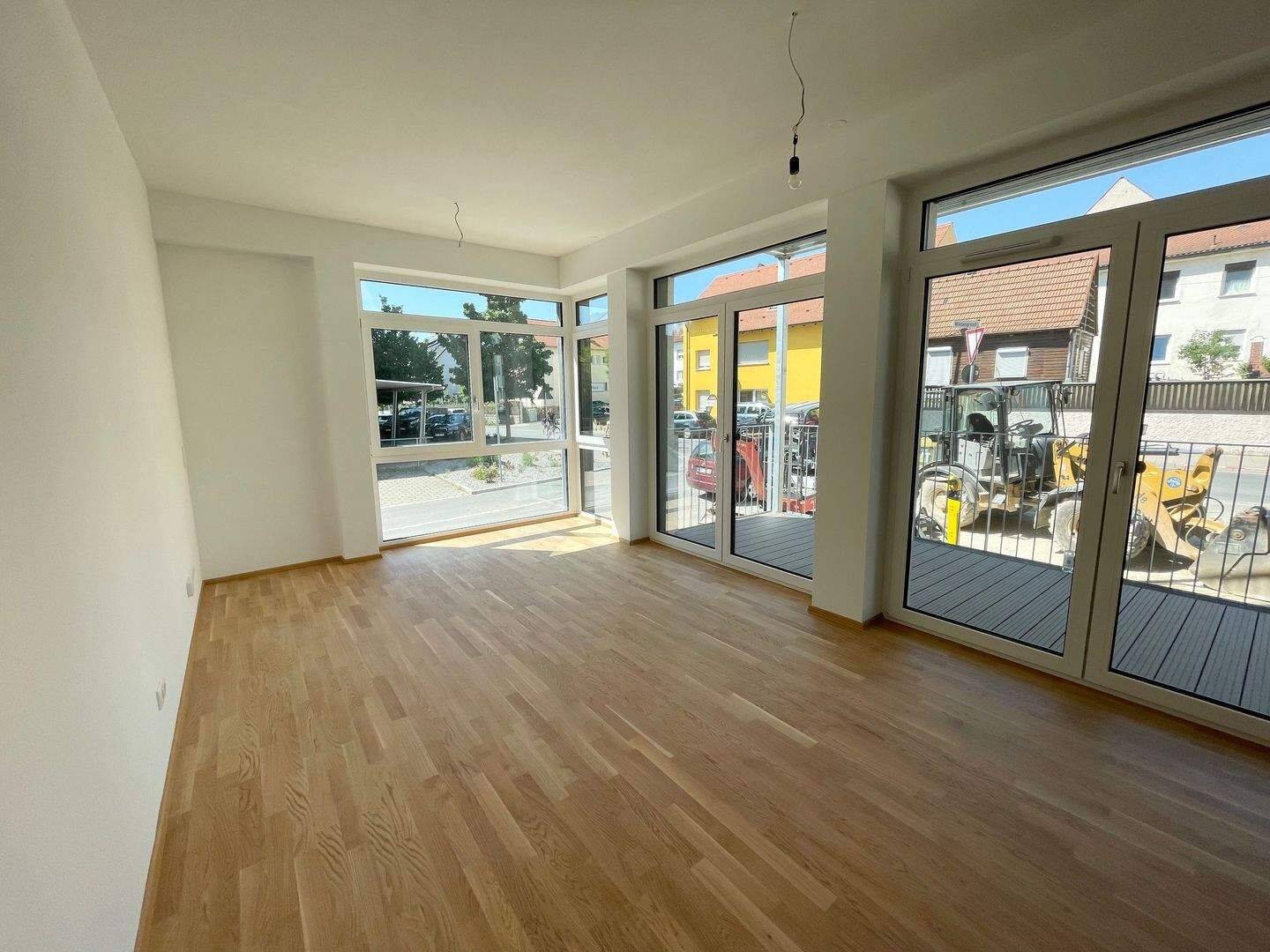 Thumbnail-Großzügige 2-Zimmer-Wohnung mit EBK und Balkon!