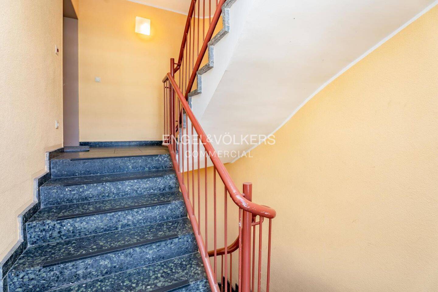 Thumbnail-IBB-gebundenes Mehrfamilienhaus im Herzen der Spandauer Altstadt