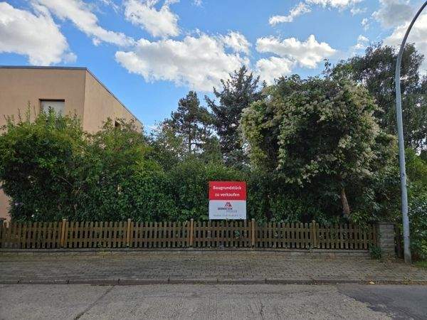 Thumbnail-Ihr nächstes Projekt: Baugrundstück fürs Eigenheim oder Garagenpark am Stadtrand.