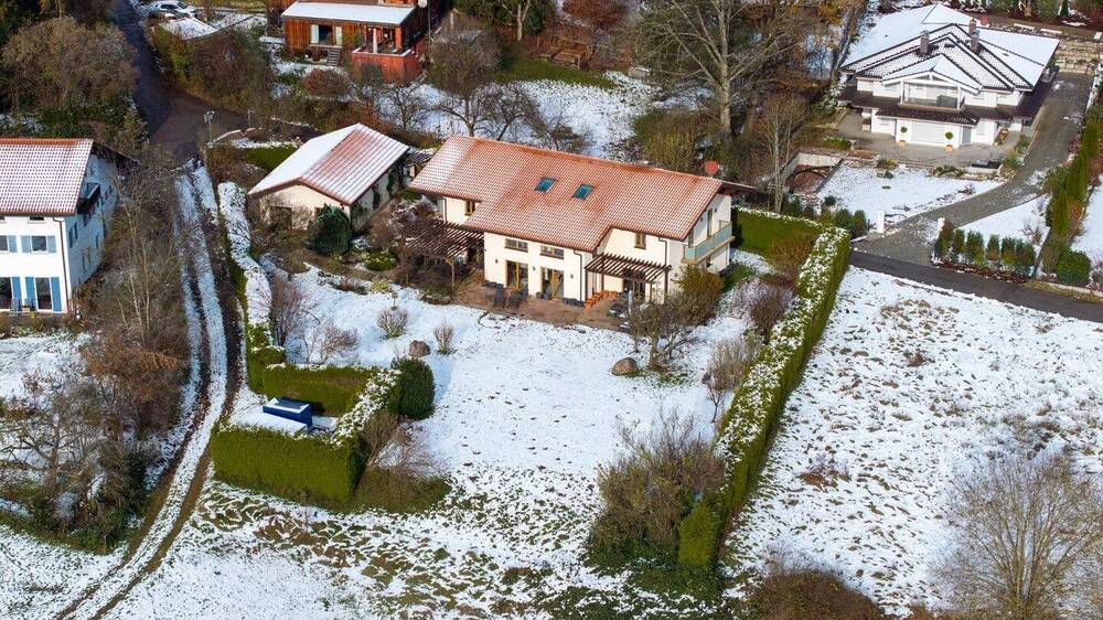 Thumbnail-Großzügiges Grundstück mit Altbestand in PrienBachham - Entwicklungspotenzial nach § 34 BauGB