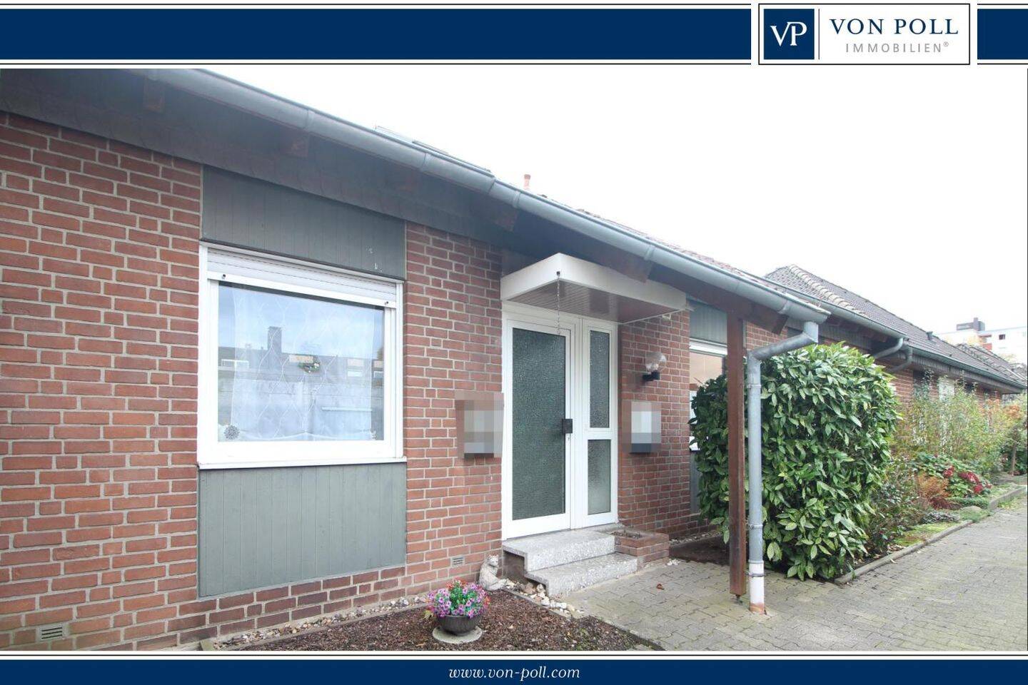 Thumbnail-Gepflegtes Zweifamilienhaus mit separaten Wohneinheiten, Garten und Garagen