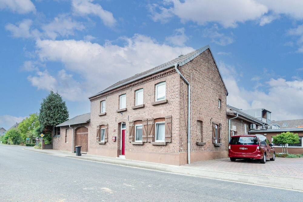 Thumbnail-Großzügiges Wohnhaus mit Einliegerwohnung in zentraler Lage von Heinsberg-Unterbruch!