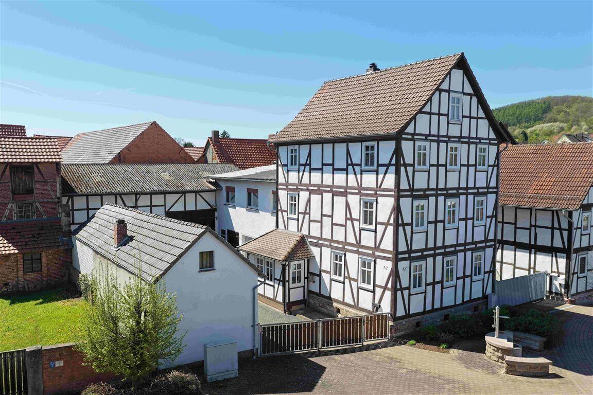 Thumbnail-Charmantes Ein- bis Zweifamilienfachwerkhaus mit viel Platz und Potenzial