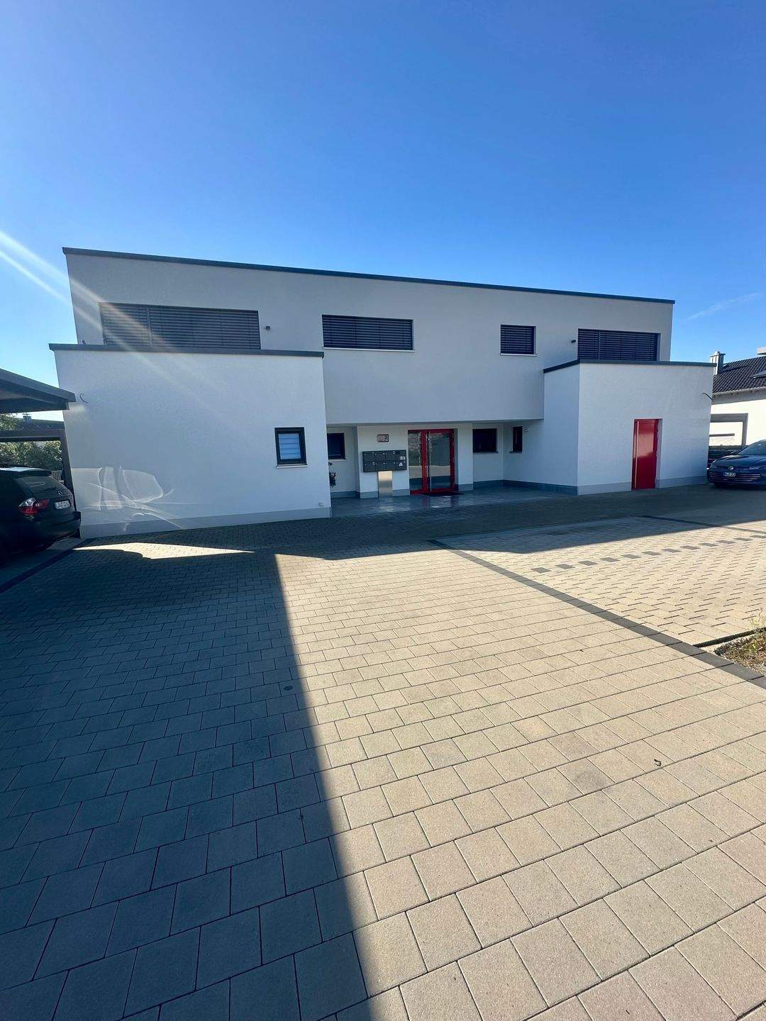 Thumbnail-Exklusive Erdgeschosswohnung mit Penthouse-Flair 20,9 KWund Fernblick, Design trifft Wohnkomfort