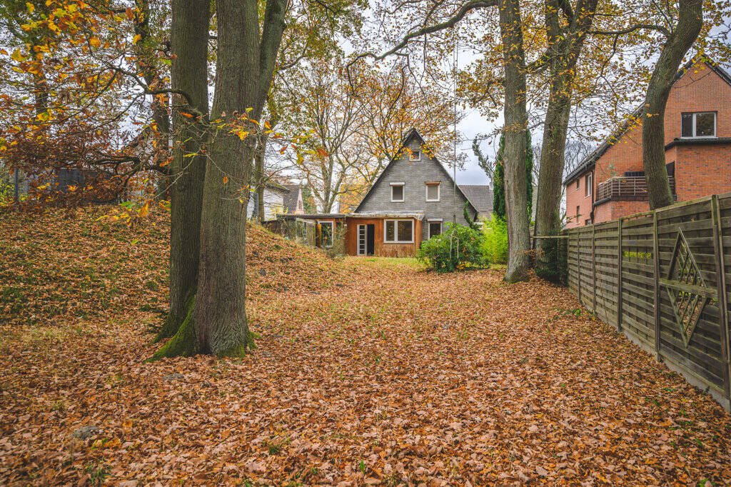 Thumbnail-Freistehendes Einfamilienhaus mit schönem Grundstück in beliebter, grüner Wohngegend